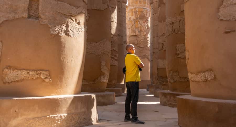 Hurghada: Valley of Kings Hatshepsut & Karnak Luxor Day Trip - Lunch and the short Nile ferry crossing