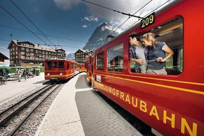 Jungfraujoch Day Trip from Zurich: Swiss Alps & Bernese Oberland - The descent through Wengen and Lauterbrunnen