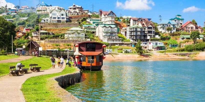 Kandy: Nuwara Eliya Day Trip - Wood carving and the craft stops