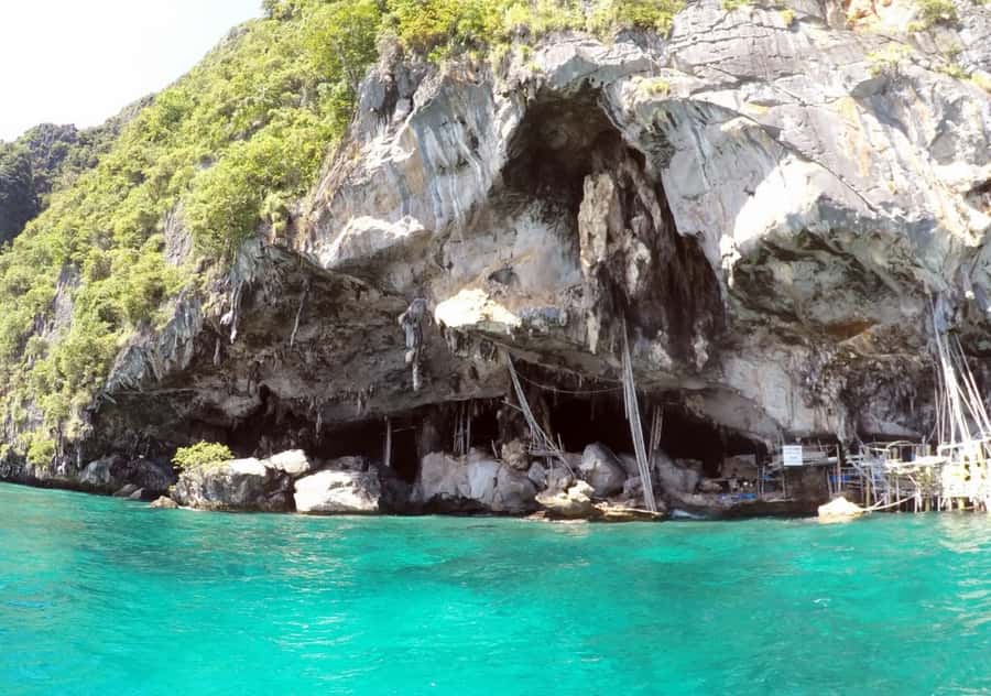 Khao Lak: Phi Phi & Bamboo Island Day Trip by Speedboat - A boat built for a busy day