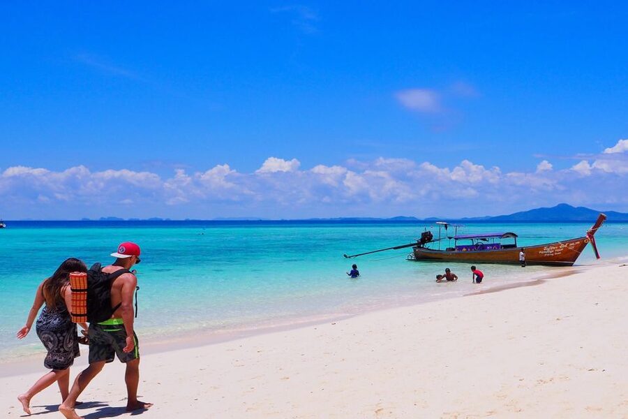 Khao Lak: Phi Phi Island, Maya Beach and Snorkeling Day Trip - Who will enjoy this full-day format