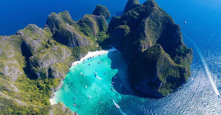 Khao Lak: Phi Phi Island, Maya Beach and Snorkeling Day Trip - Loh Samah Bay and the Maya Bay reality