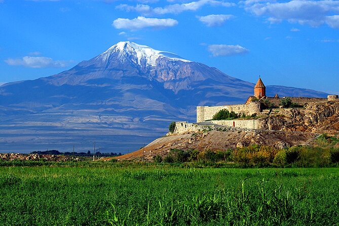 Khor Virap, Noravank & Birds' Cave Day Trip with Wine Tasting - Vehicle comfort and the long road south