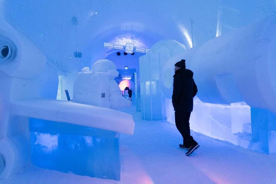 Kiruna: Icehotel and Sami Camp Day Trip - What the guide adds to the experience
