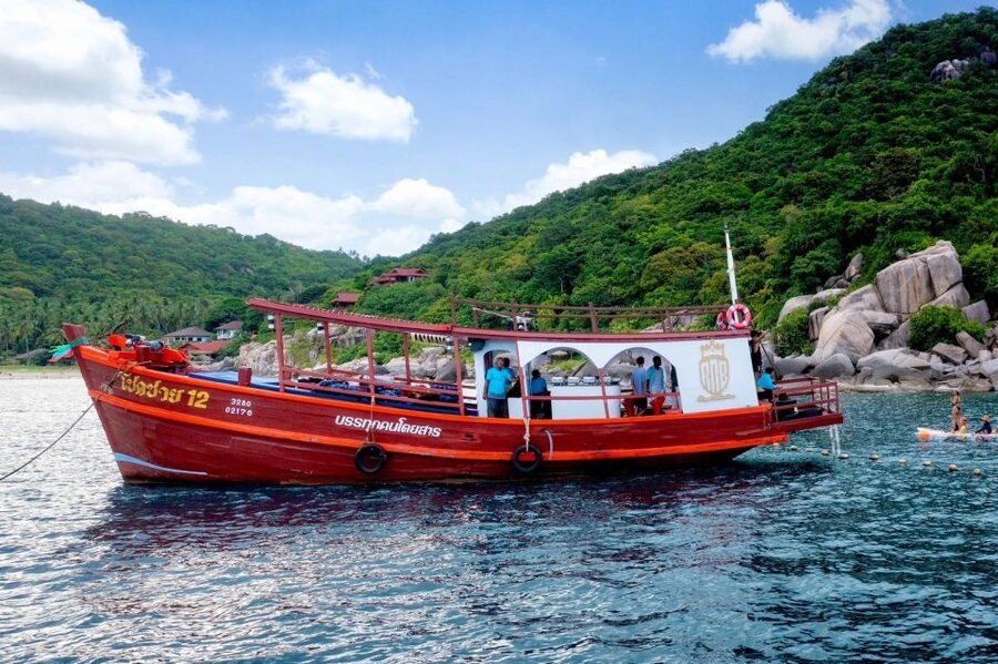 Ko Tao: Tao-Nangyuan Snorkeling Day Trip with Meals & Sunset - The day in brief
