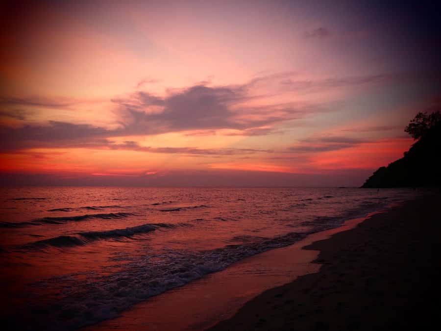 Koh Chang: Full-Day Private Day Trip - Bang Bao Pier and Kai Bae Viewpoint