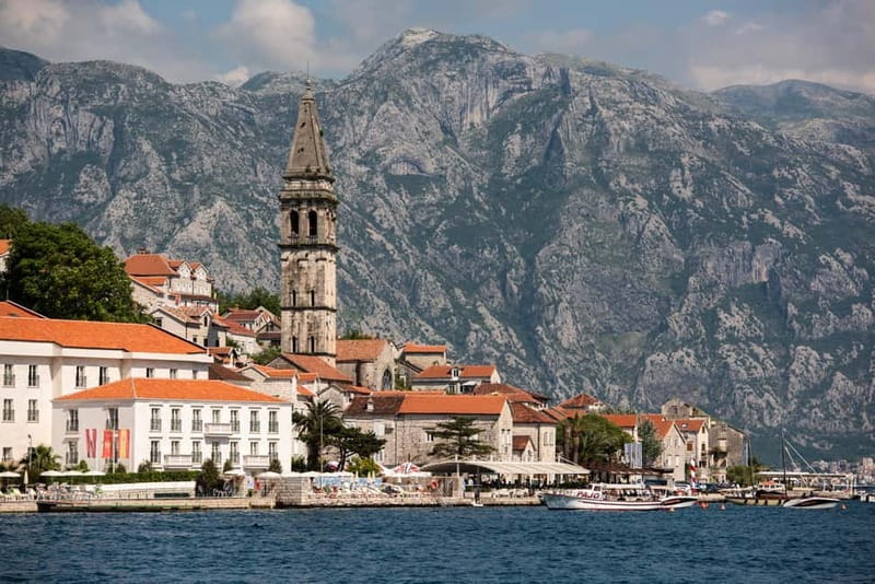 Kotor & Perast: Guided Day Trip From Dubrovnik - Leaving Dubrovnik for Perast