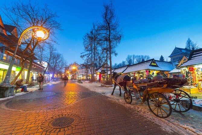 Krakow to Zakopane: Funicular, Tasting and Thermal Baths Day Trip - Krupówki Street and the Zakopane pause