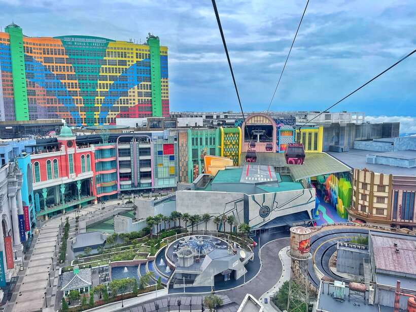 Kuala Lumpur: Genting Highlands & Batu Caves Day Trip - Riding the Genting cable car over the rainforest