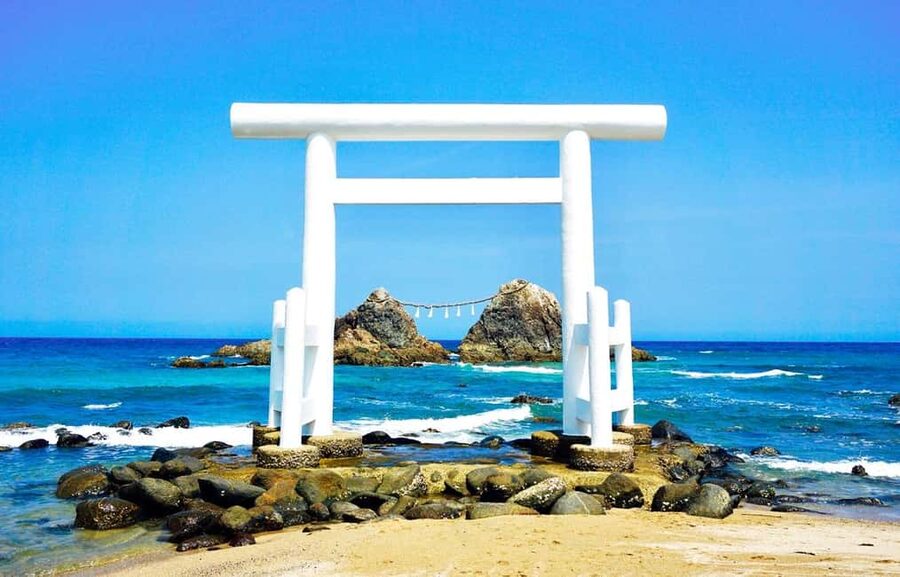 Kyushu Tour From Fukuoka: Itoshima Nature & Coastal Scenery - Why this Itoshima day trip works so well