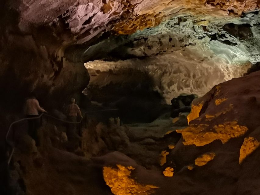 Lanzarote: Timanfaya and Cueva de los Verdes Day Trip - La Geria, wine among black volcanic fields