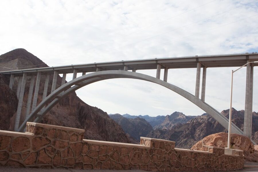 Las Vegas: Grand Canyon in Spanish with Skywalk and Lunch - The long road from Las Vegas to Grand Canyon West