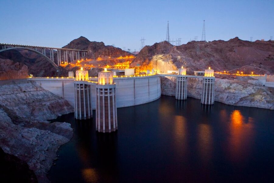 Las Vegas: Grand Canyon in Spanish with Skywalk and Lunch - Eagle Point puts you on the Skywalk