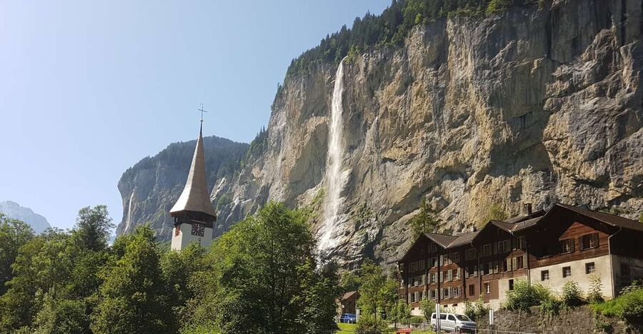 Lauterbrunnen and Mürren Small Group Day Trip - The cable car to car-free Mürren
