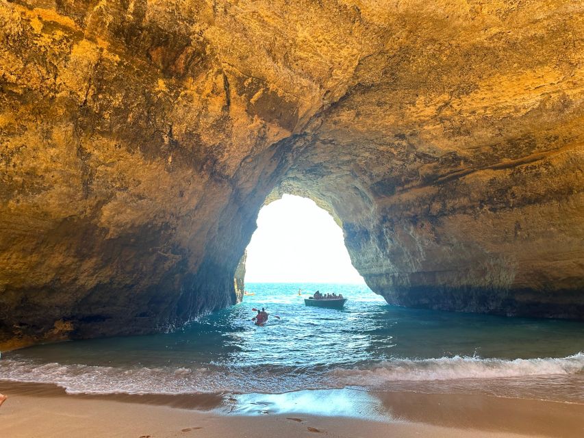 Lisbon: Private Day trip to Algarve, Benagil cave,Portimao - Portimão and your free hour