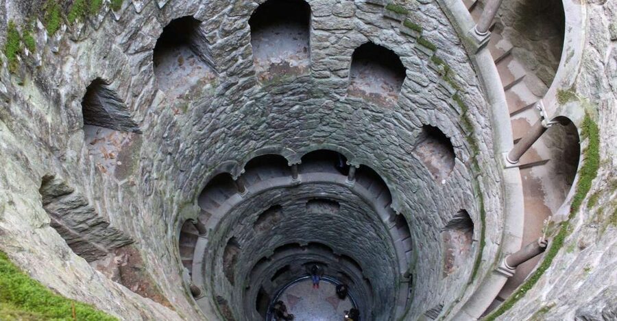 Lisbon: Regaleira, Sintra, Cape Rock & Cascais Day Trip - Two and a half hours for lunch and Sintra
