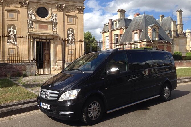 Loire Valley Royal Castles Guided Small group Day Trip from Paris - What the minivan is like for a long day