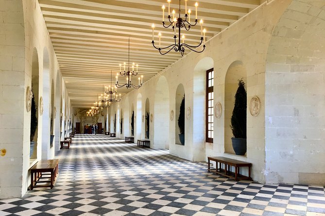 Loire Valley Royal Castles Guided Small group Day Trip from Paris - How strong is the guiding?