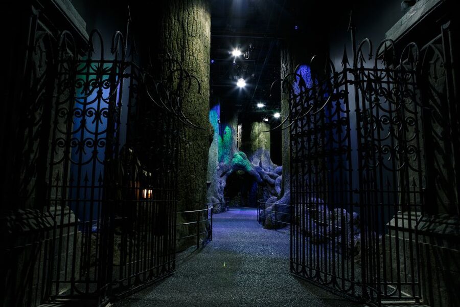 London: Harry Potter Studio Tour and Oxford Day Trip - Seasonal features worth checking