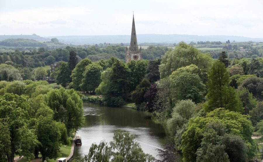 London: Oxford, Stratford, Cotswolds, and Warwick Day Trip - A full English day from one London coach