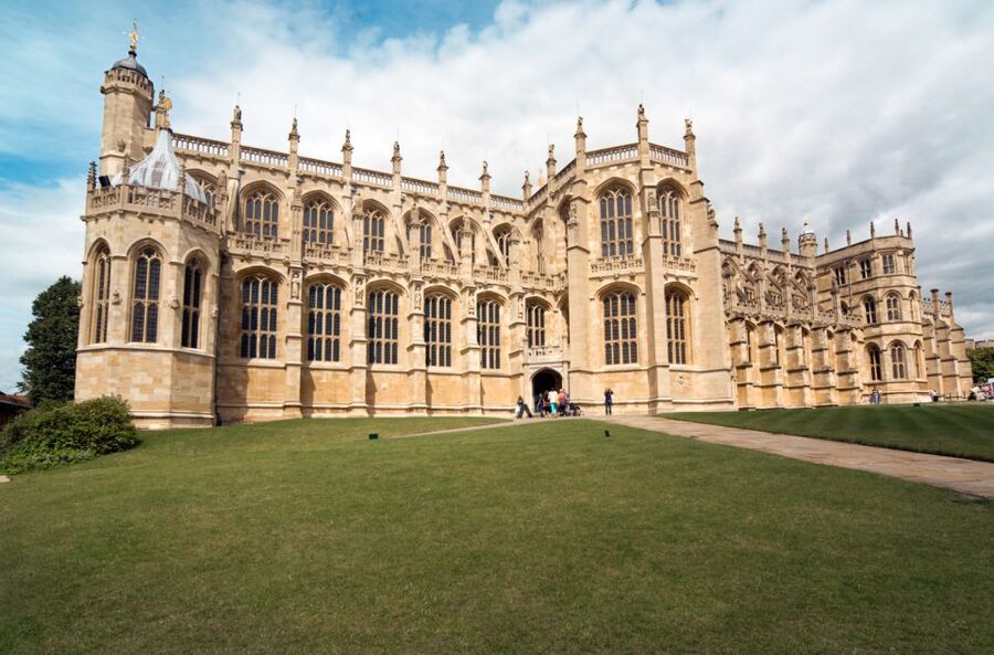 London: Stonehenge, Windsor, and Bath Day Trip by Bus - Who should book this day trip?
