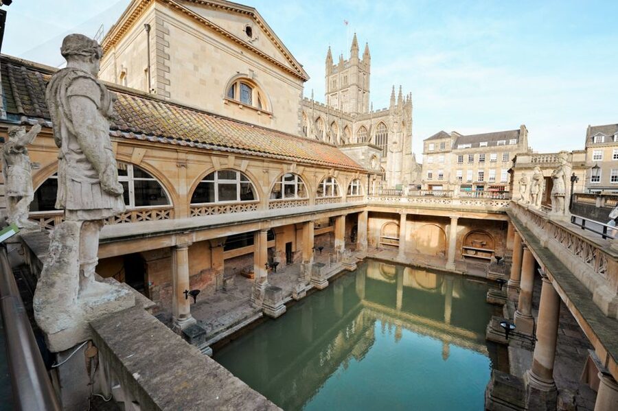 London: Stonehenge, Windsor, and Bath Day Trip by Bus - Should you book it?