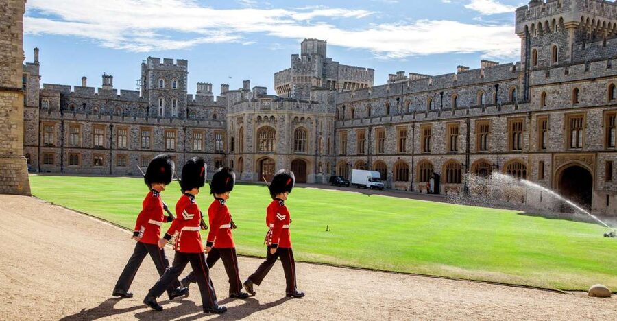 London: Windsor Castle, Stonehenge, and Bath Day Trip - The guide and driver shape the day