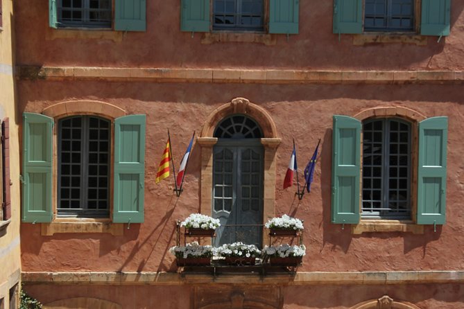 Luberon Market & Villages Day Trip from Aix-en-Provence - Fontaine de Vaucluse and the route change
