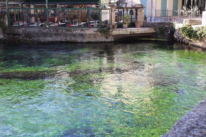 Luberon Villages Small Group Half-Day Trip from Avignon - Who should book this experience
