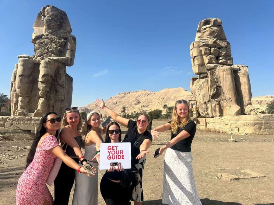 Luxor Day Trip from Hurghada Small Group & Tutankhamun Tomb - Lunch in Luxor and crossing the Nile