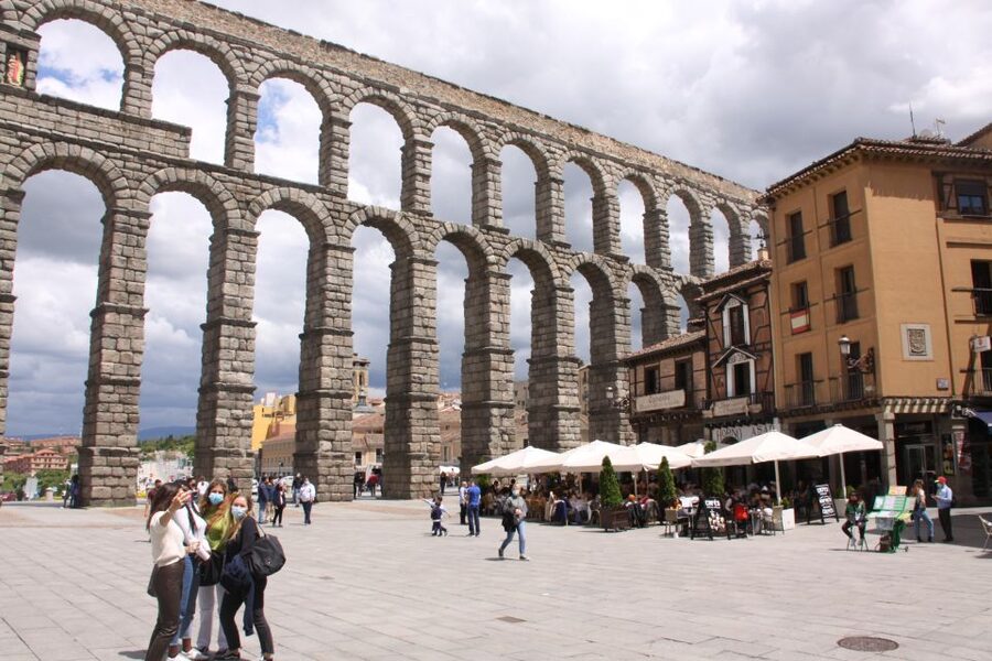 Madrid: Avila and Segovia Day Trip with Tickets to Monuments - Key points at a glance