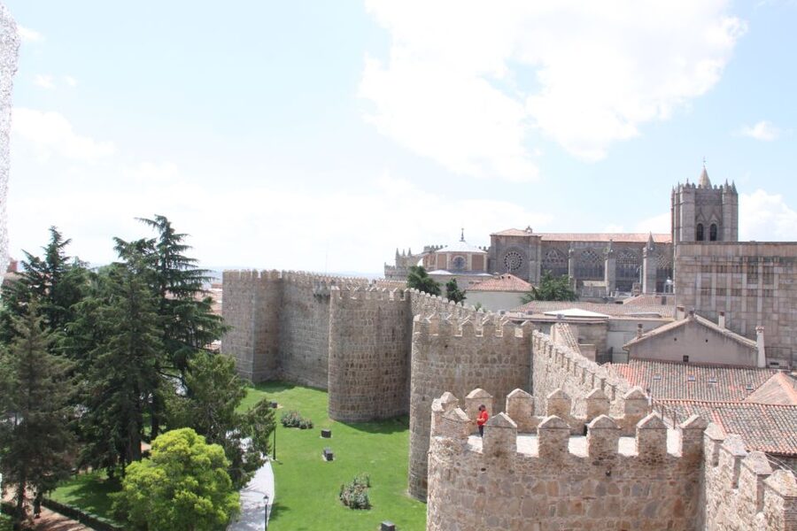 Madrid: Avila and Segovia Day Trip with Tickets to Monuments - The Alcazar of Segovia and its storybook shape