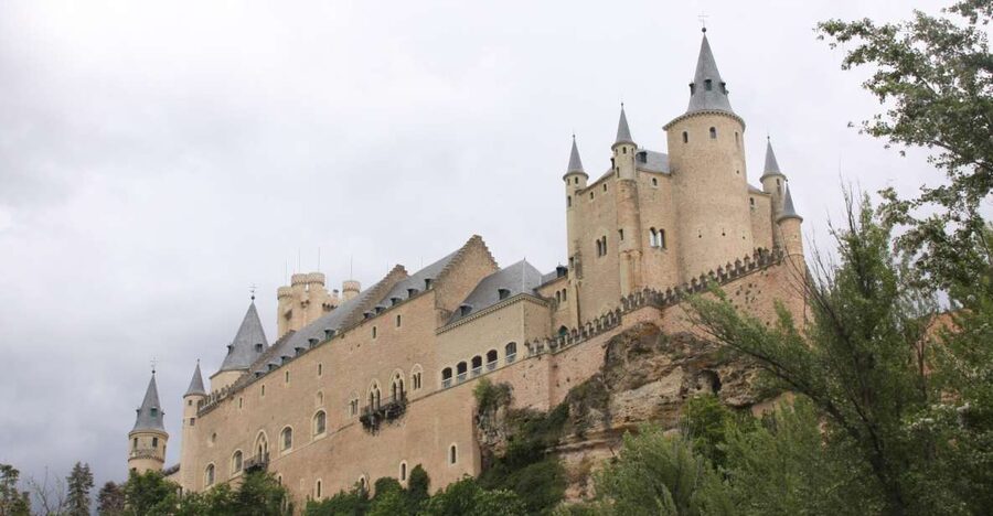 Madrid: Avila and Segovia Day Trip with Tickets to Monuments - Avila’s walls and Romanesque stone