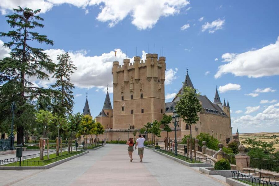 Madrid: Segovia, Ávila & Toledo Day Trip with Optional Lunch - One day, three very different Spanish cities