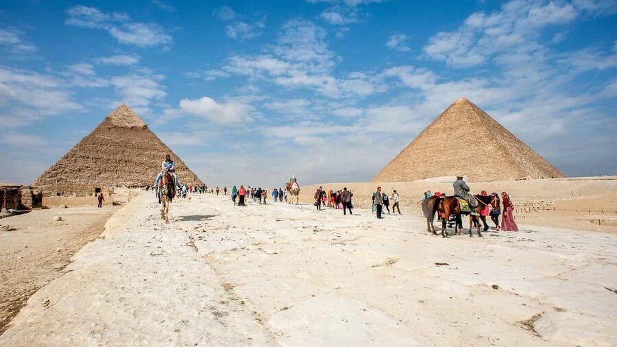 Marsa Alam: Ancient Cairo & Giza Pyramids Day Trip by Plane - The return journey is the real drawback