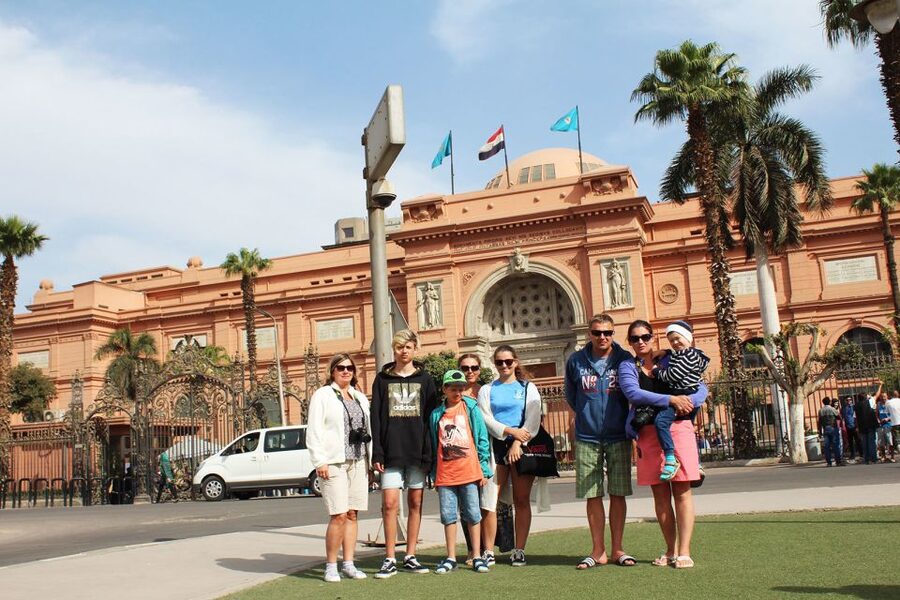 Marsa Alam: Ancient Cairo & Giza Pyramids Day Trip by Plane - The Pyramids of Giza: three royal monuments and one famous face