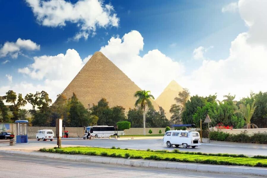 Marsa Alam: Ancient Cairo & Giza Pyramids Day Trip by Plane - Khan el Khalili brings old Cairo into the picture