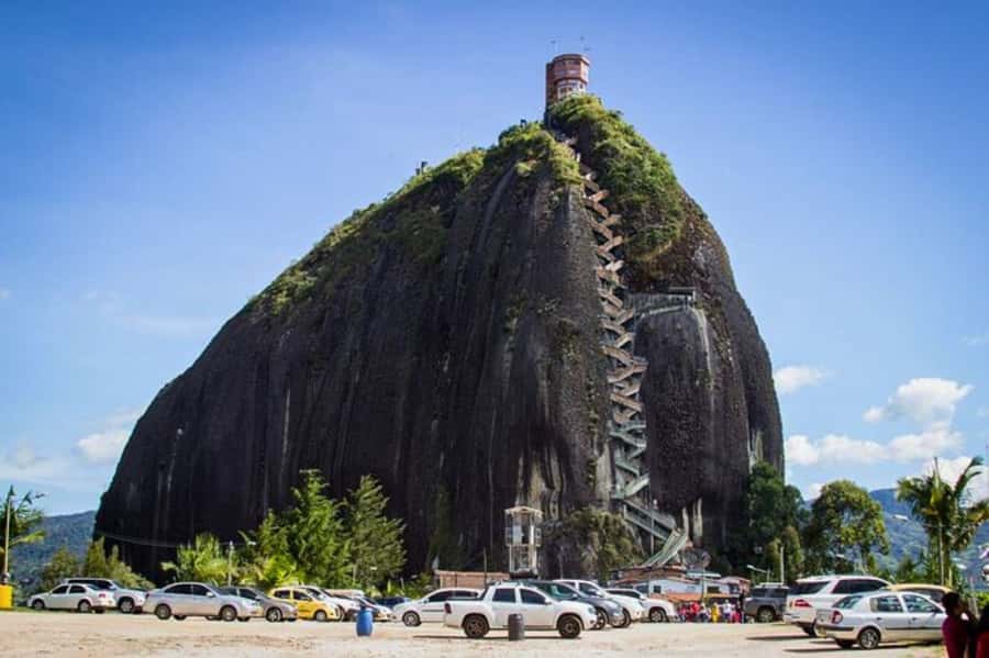 Medellin: Guatape and El Penol Rock Day Trip with Boat Ride - The small stops that shape the day