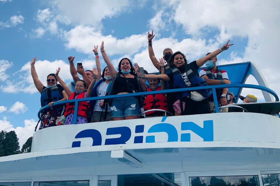 Medellin: Guatape and El Penol Rock Day Trip with Boat Ride - Should you book the Guatapé and El Peñol tour?