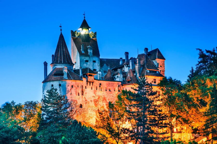 Minivan 8: Peles & Dracula's Castle and Brasov Full-Day Trip - Leaving Bucharest for the Carpathians
