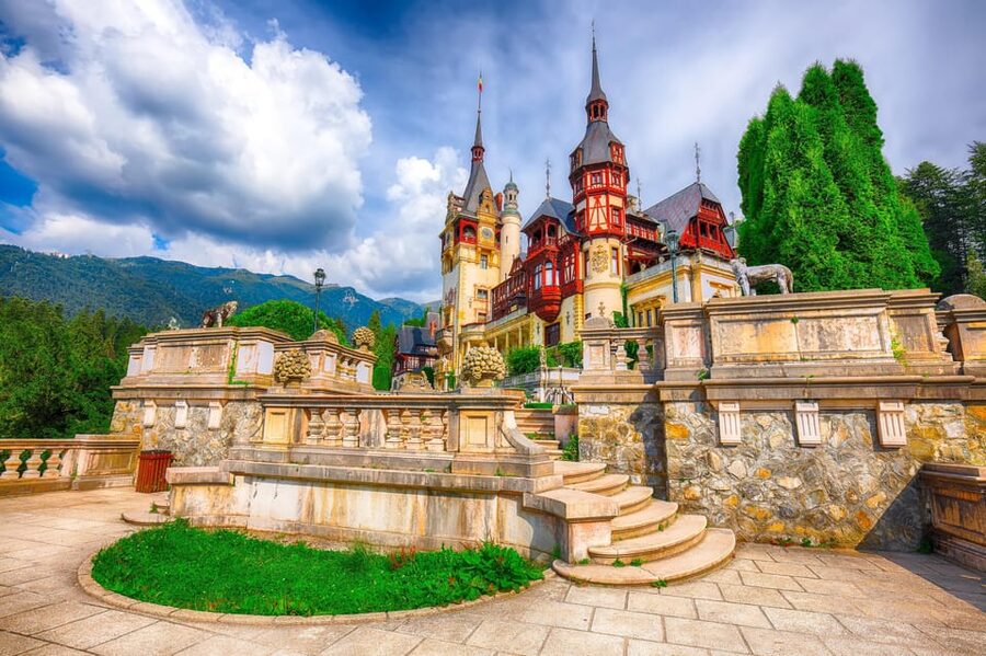 Minivan 8: Peles & Dracula's Castle and Brasov Full-Day Trip - Bran Castle and the Dracula question