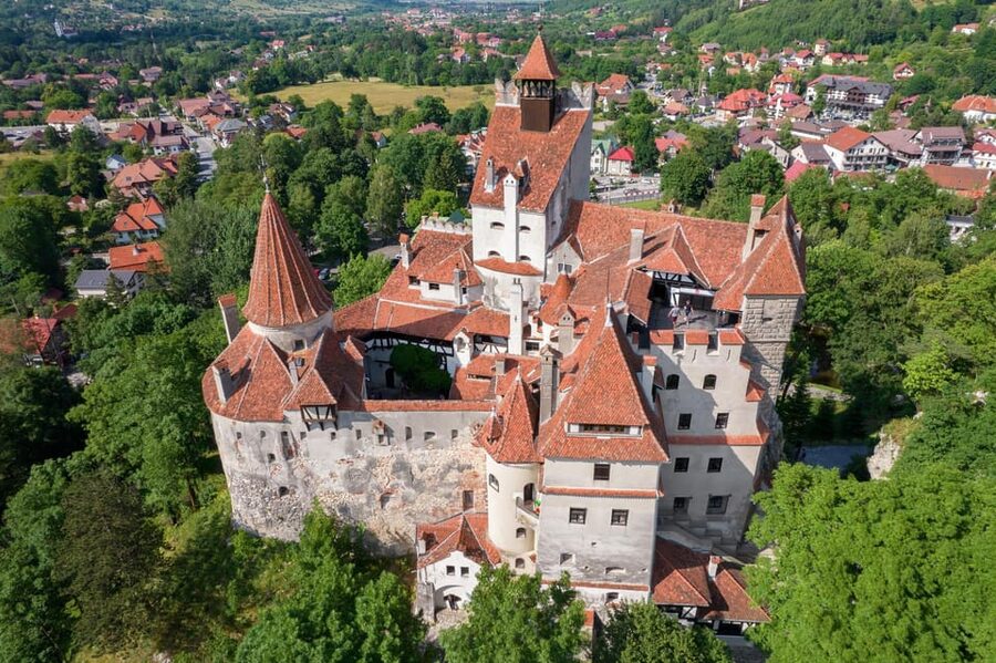 Minivan 8: Peles & Dracula's Castle and Brasov Full-Day Trip - Should you book it?
