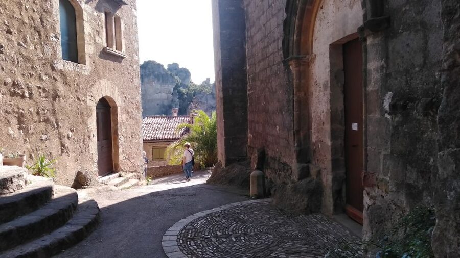 Montpellier: St. Guilhem le Désert and Moureze Day-Trip - Who will get the most from this outing