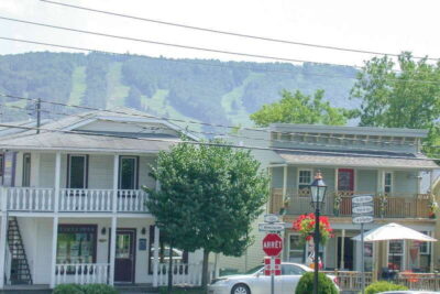 Montreal: Laurentian Mountains Day Trip
