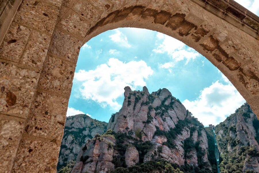 Montserrat: Morning or Afternoon Half-Day Trip with Pickup - Key points to know before booking