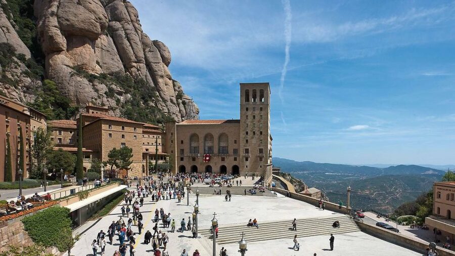 Montserrat: Morning or Afternoon Half-Day Trip with Pickup - Is $100 a fair price?