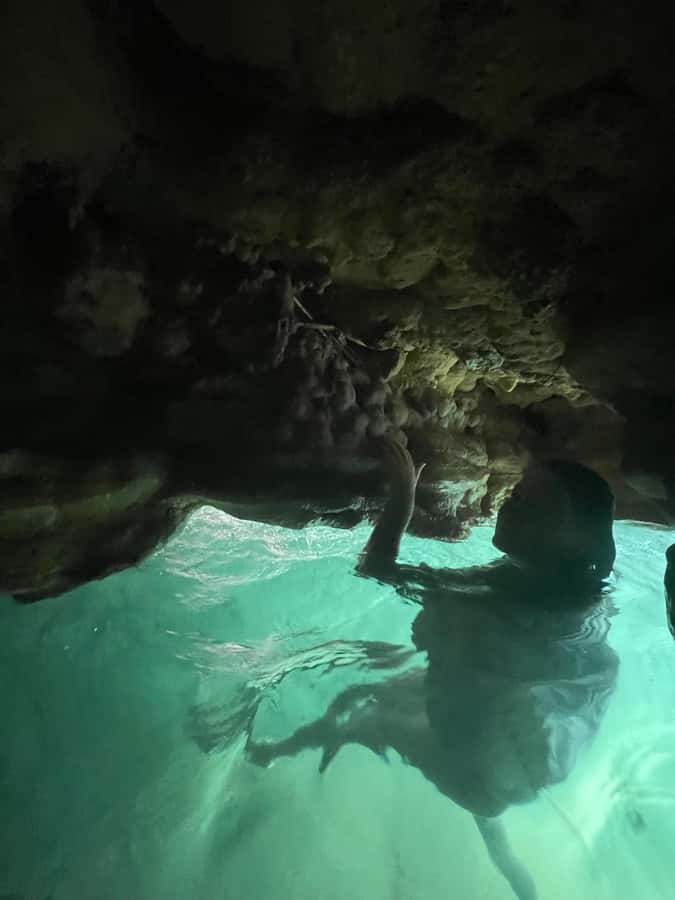 Muscat: Wadi Shab, Romantic Cave and Sinkhole Full-day Trip - Why Wadi Shab is the star of the day