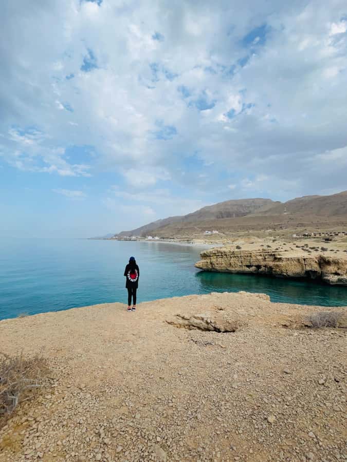 Muscat: Wadi Shab, Romantic Cave and Sinkhole Full-day Trip - Swimming to the cave and waterfall