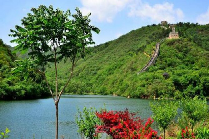 Mutianyu&Huanghuacheng Water Great Wall: Guided Tour or Transfer - Lunch near Mutianyu, with choices that depend on your package