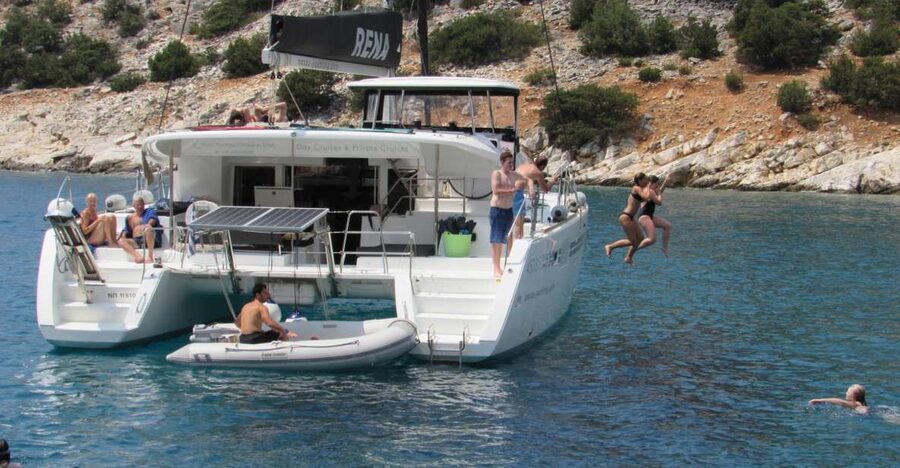 Naxos: Luxury Catamaran Day Trip with Lunch and Drinks - Key points to know before you book